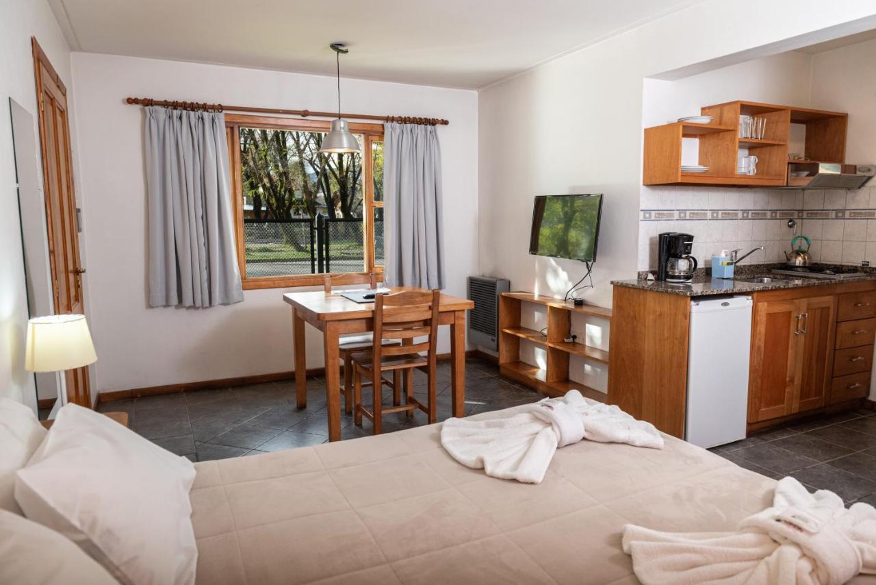 Aparthotel El Viejo Nogal San Martín de los Andes Exterior foto
